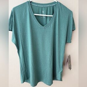 NWT Women’s Free Country Tee with Cap Sleeves Wavy Hem Line Sz L